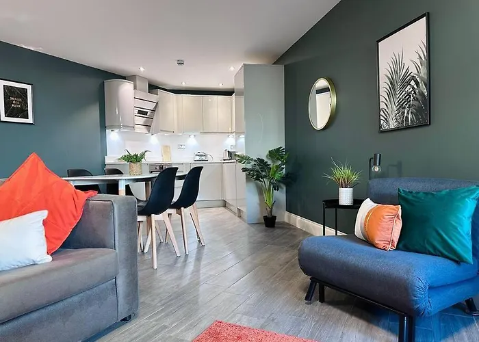 Green Diamond - Brighton Beach - Lanes - 2 Bedrooms - Families - Business - Contractors - Sleeps 5