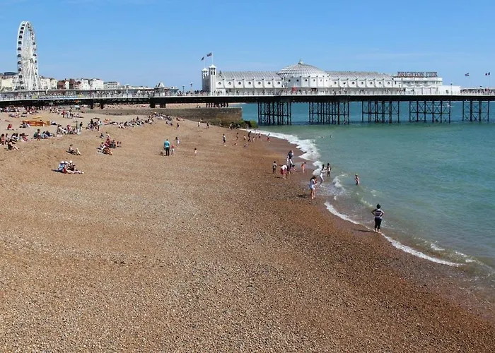 Green Diamond - Brighton Beach - Lanes - 2 Bedrooms - Families - Business - Contractors - Sleeps 5