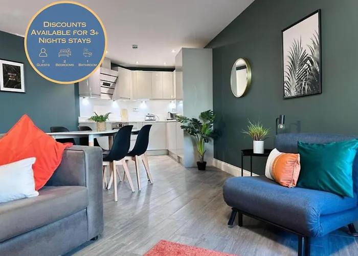 Green Diamond - Brighton Beach - Lanes - 2 Bedrooms - Families - Business - Contractors - Sleeps 5