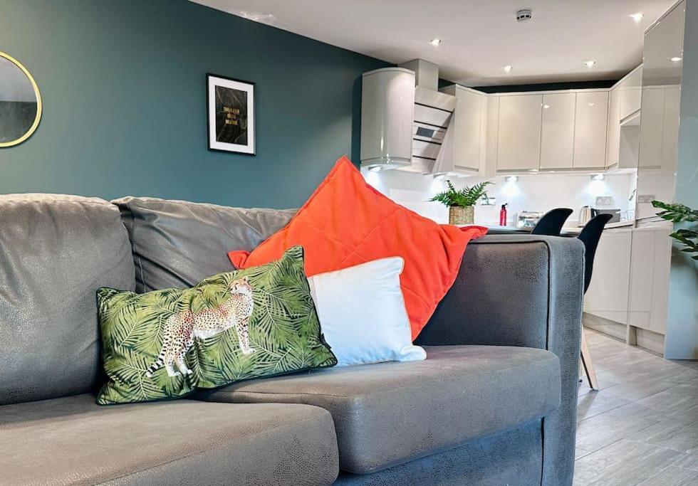 Diamond - - Lanes - 2 Bedrooms - Families - Business - Contractors - Sleeps 5 *