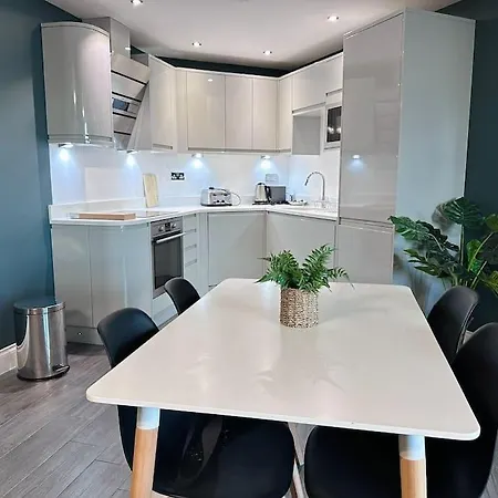 Green Diamond - Brighton Beach - Lanes - 2 Bedrooms - Families - Business - Contractors - Sleeps 5 Exterior photo